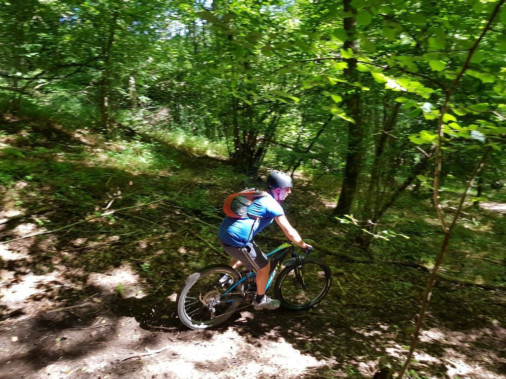 AWE365's tweet photo. Great fun #mountainbiking on #ebikes on in the #Louron Valley in the #FrenchPyenees
#destinationpyrenees @hautespyrenees @valleedulouron #MTB #eMTB #VTT #eVTT #ebiking https://t.co/f645qE62vK