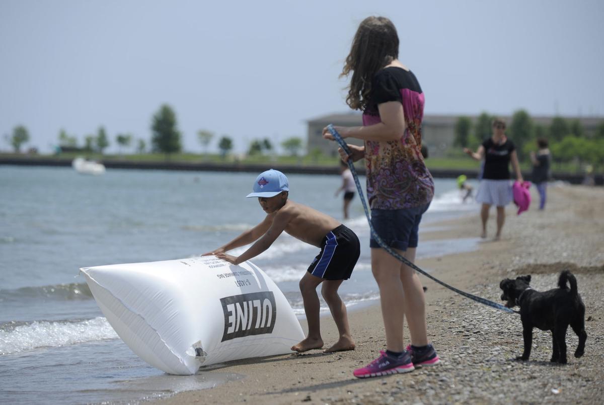 ArrowTransGroup's tweet image. Happy Labor Day Weekend! Check out the link below for events going on in the Kenosha area to celebrate the long weekend. 🙌 kenoshanews.com/get_out/events…