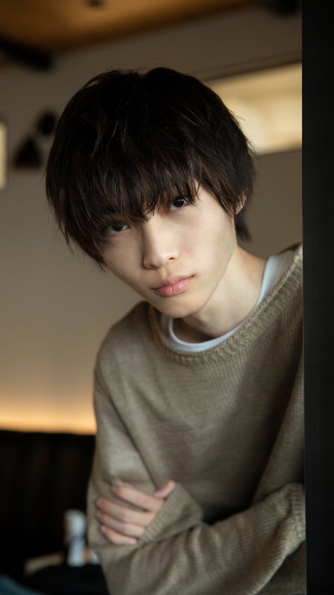 週刊☆小野寺晃良 ♯132」発売まであと1日！ベージュのサマーニットも