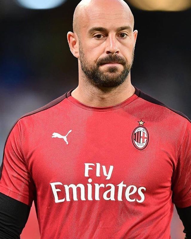 Happy Birthday, Pepe Reina!

Pepe feston sot ditelindjen e tij te 36! 