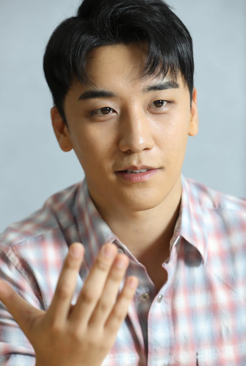 韓ｆｕｎ בטוויטר Bigbangファン V Iファンの皆さん こんばんは あす９月１日付サンケイスポーツ芸能面に V Iさんが登場します ５日リリースのソロアルバム The Great Seungri やソロツアーについて語っています 紙面をお楽しみに Bigbang Seungri スンリ