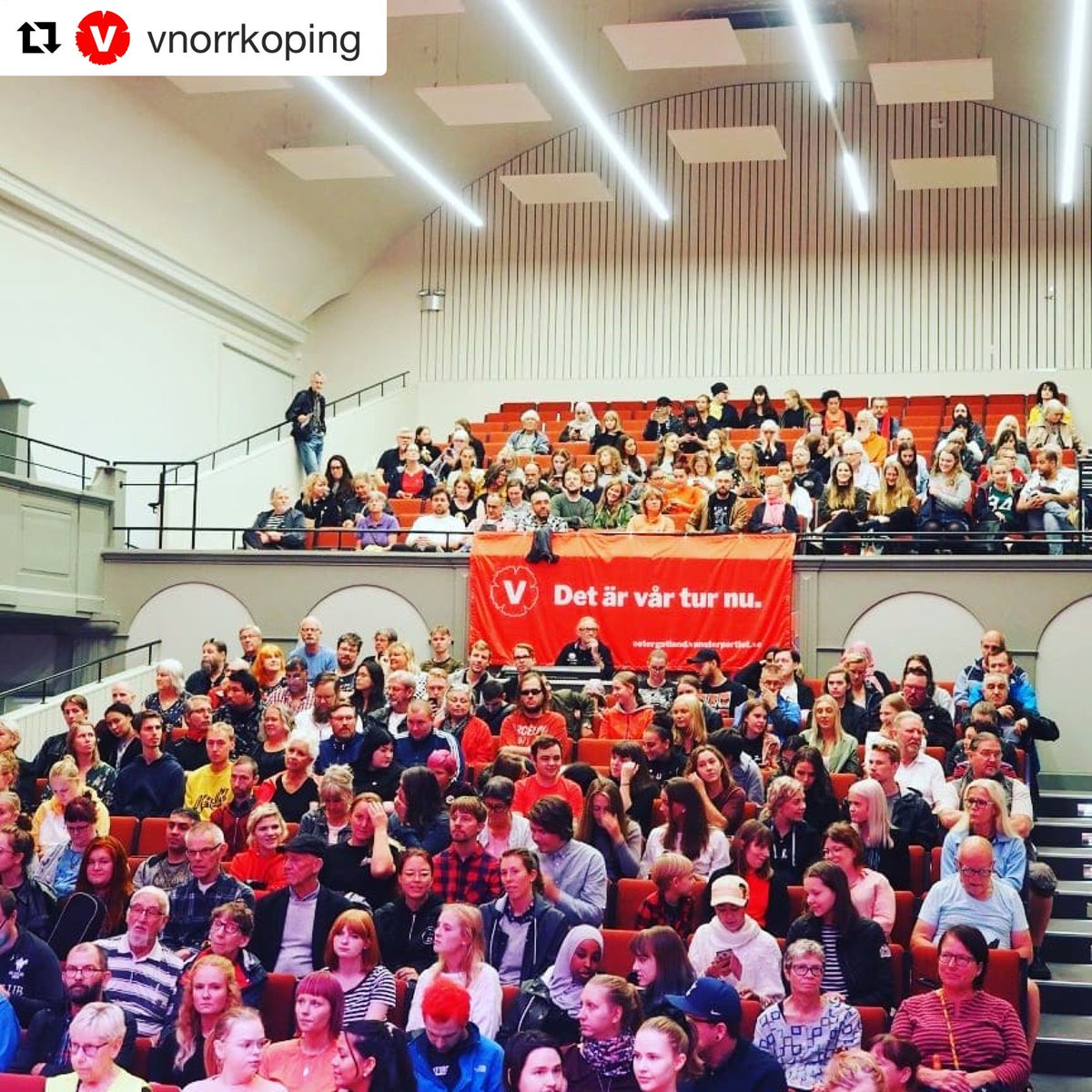 "Många har tänkt att det här blir högerns och rasismens val. Jag tror att de har haft fel. Det här kommer att bli vänsterns och jämlikhetens val." ❤️💚❤️Kolla när <a href="/jsjostedt/">Jonas Sjöstedt</a> höll valtal i #Norrköping tidigare idag #V2018 👉  facebook.com/VOstergotland/…