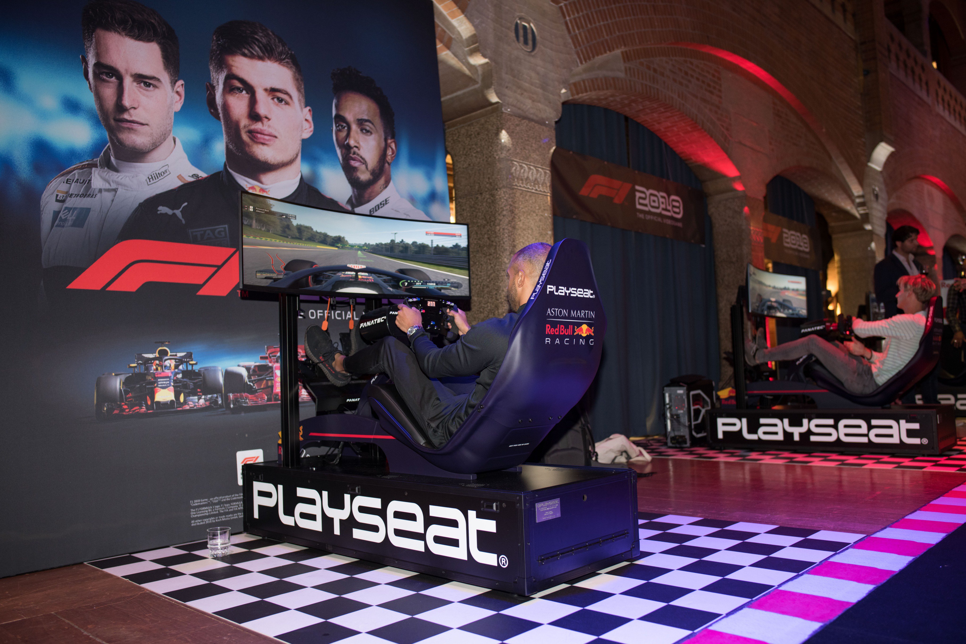 Intrusion Paine Gillic Først Playseat® ar Twitter: "Playseat® F1 – Aston Martin Red Bull Racing:  Bringing that ultimate racing experience to the F12018 release in  Amsterdam. #F12018 #codemasters #RedBullRacing https://t.co/5RqHkqvjoI" /  Twitter