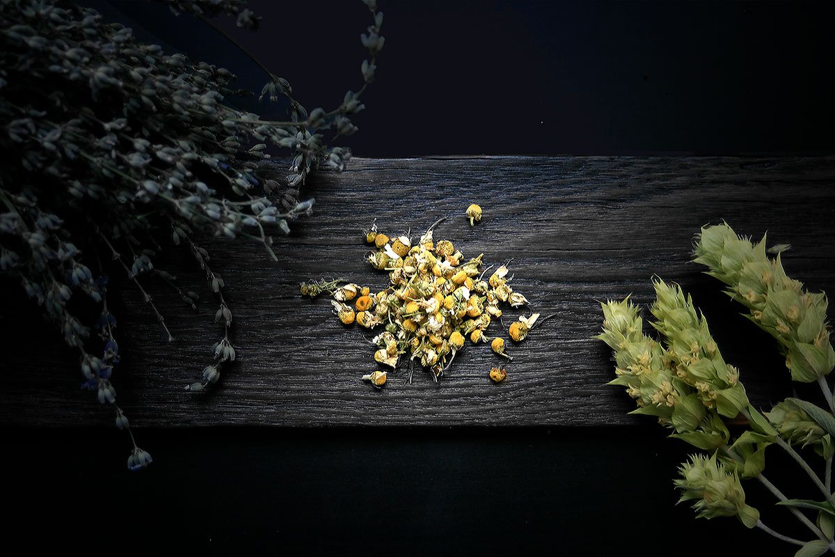 Do you know the difference between scenting and flavouring and which flowers are most commonly used for scenting tea? Want to try scenting tea at home? Learn more in our new article:
kanukatea.com/tea-knowledge/…

#tea #teatime #flowers #tealover #rose #chamomile #lavender #FridayFun