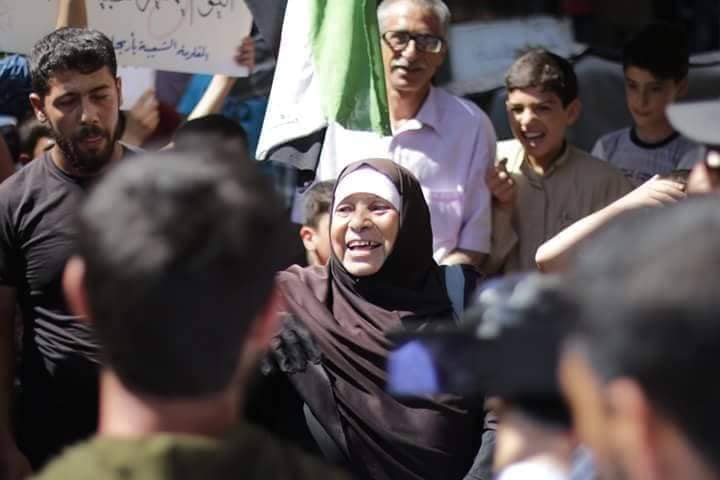 dyaa_alshamy's tweet photo. Syrian women are saying to the world
 Death is easier than tyranny ...
Death is better than humiliation
We will resist ... There is no surrender
#Idlib_today Friday 31/8/2018
#save_Idlib https://t.co/eogvX17KP1