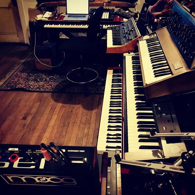 nailmusic's tweet photo. Some time spent last night with the Black ‘n’ Whites, making this track with Calvin Weston @gcalvinweston https://t.co/23xi1tUFVl #moog #iseenord #davesmithprophet12 #arturia #nativeinstrumentsmassive #minimoogmodeld #minimoogvoyager #moogsub37 #ableton https://t.co/WmK5hXz4rU https://t.co/j82oFA1GPW
