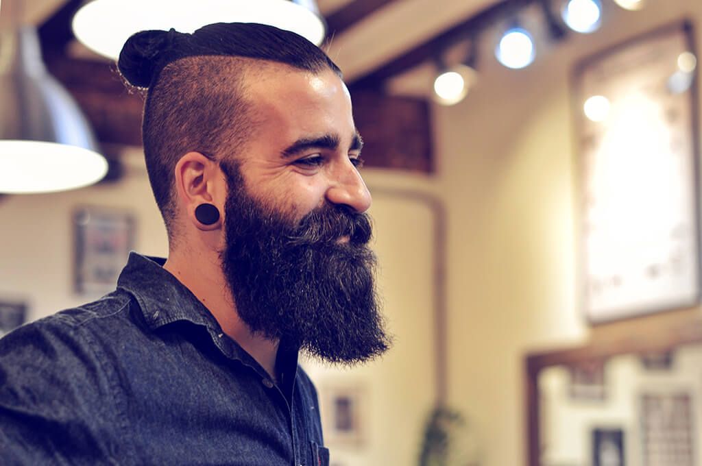 BarberApp_'s tweet photo. ¿Conoces ya los 10 #mandamientos del #barbudo? 

Descúbrelos de la mano de @barberscrew 😉 https://t.co/krMfqnpRCI

#barbershop #BarberApp  #barbas https://t.co/UJkxflzzcz