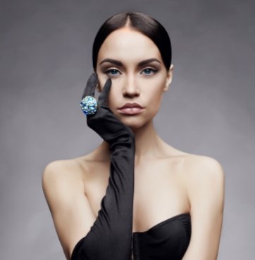 According to #dryeyediva #research 88.76% of #women don't talk to their #eye docs about their #cosmetics use. 70.42% of respondents don't consider ingredients when buying #makeup. Many chemicals in #beauty products can harm your eyes. Talk to your doc! #health #dryeye #beautytips