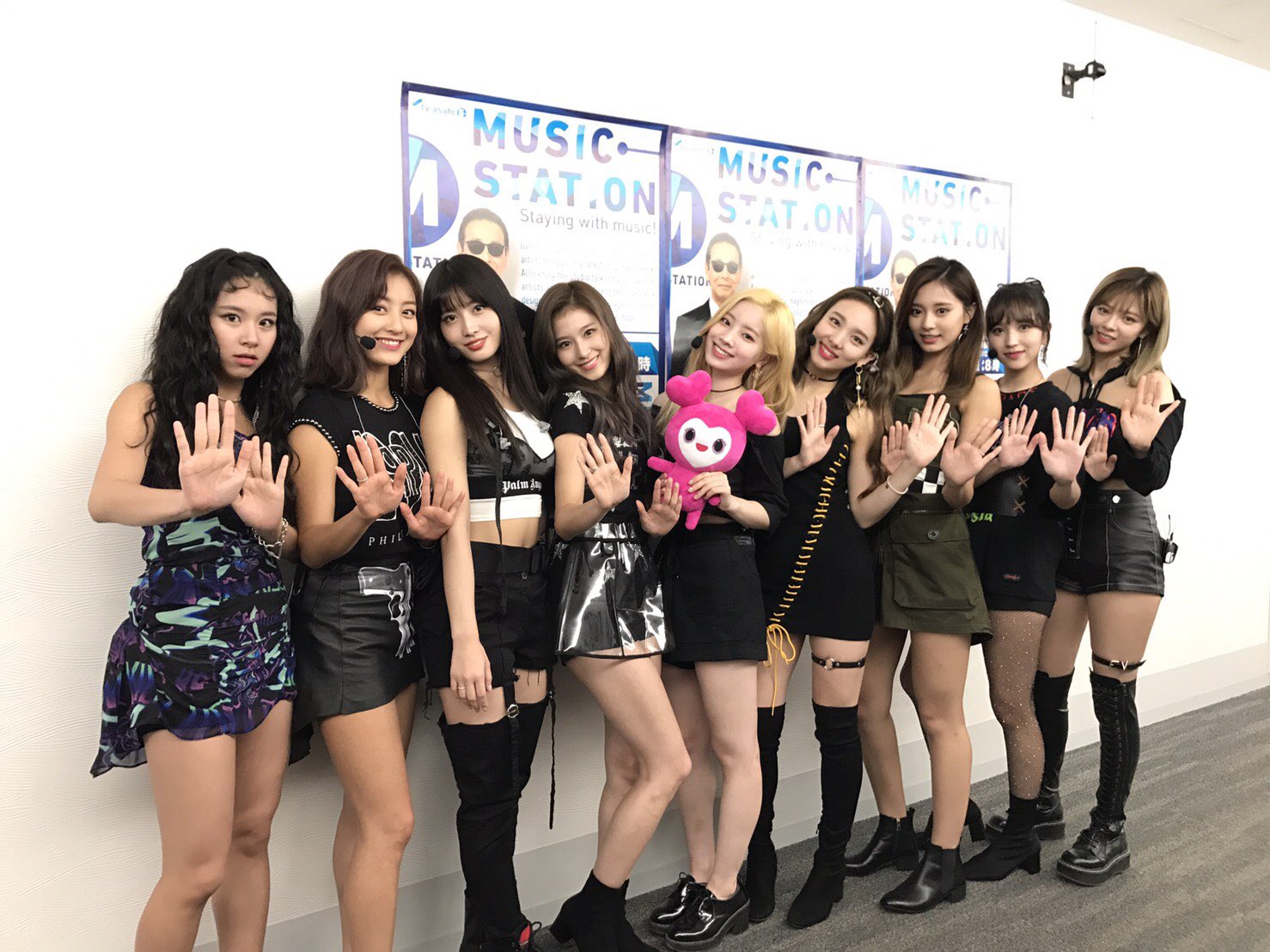 Twice Japan Official Sur Twitter z 初披露でとてもドキドキ緊張した ミュージックステーション でしたー これから続くjapan 1st Album z の活動もブルドーザーのようにやっていきます たくさんの応援 宜しくお願いします Twice Mステ z Twice Japan Official Sur Twitter z 初披露でとてもドキドキ緊張した ミュージックステーション でしたー これから続くjapan 1st Album z の活動もブルドーザーのようにやっていきます たくさんの応援 宜しくお願いします Twice Mステ z