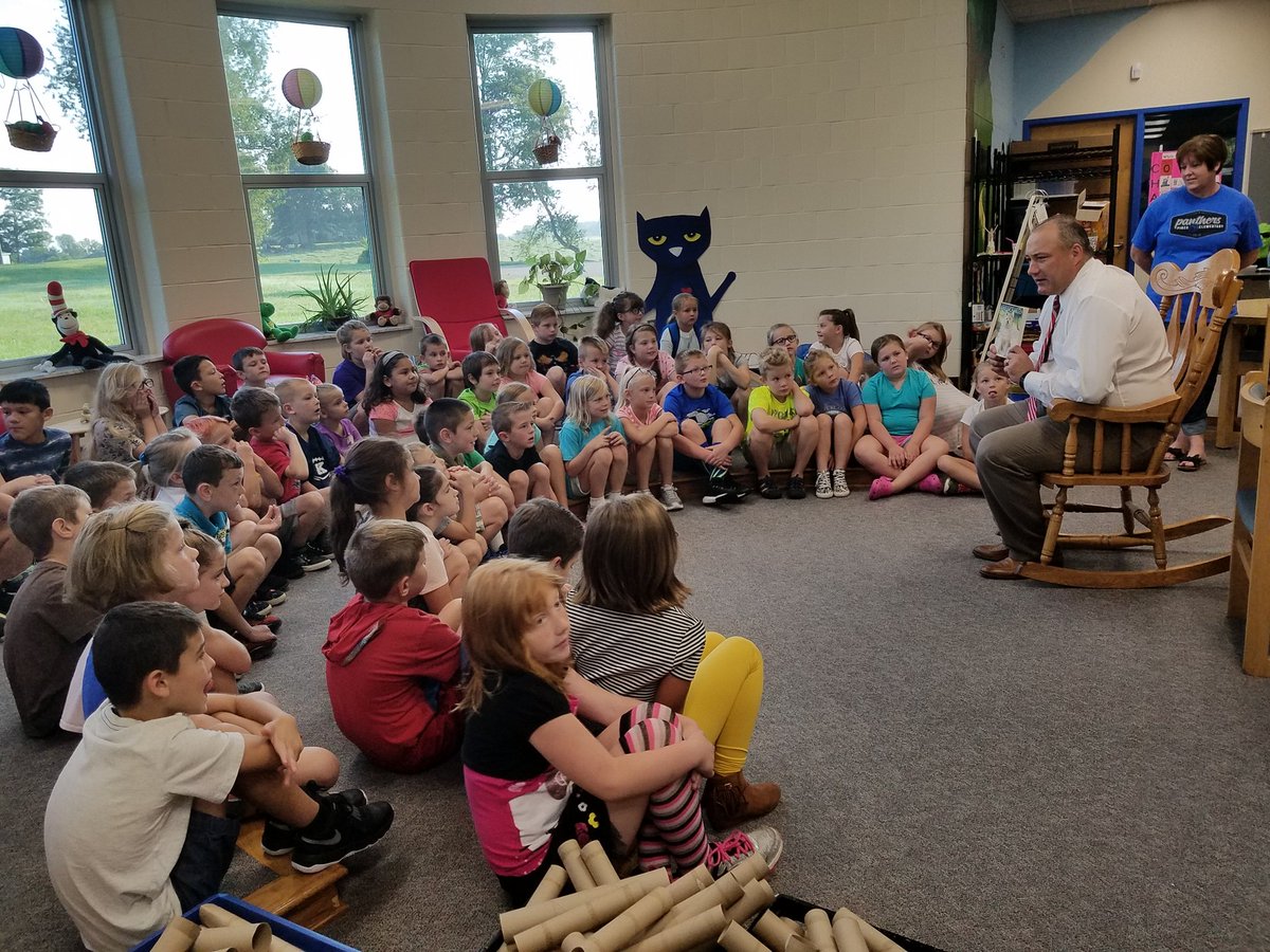 PinerElemAP's tweet photo. Dr. Webb kicked off One Book, One School at Piner this morning!  Ready, Set, Read!!!  (K-1 = Gaston; 2-5 = Because of Winn-Dixie). @pinerlms @kellydipucchio @kcsd @PinerPrincipal https://t.co/imvMvp6xLw