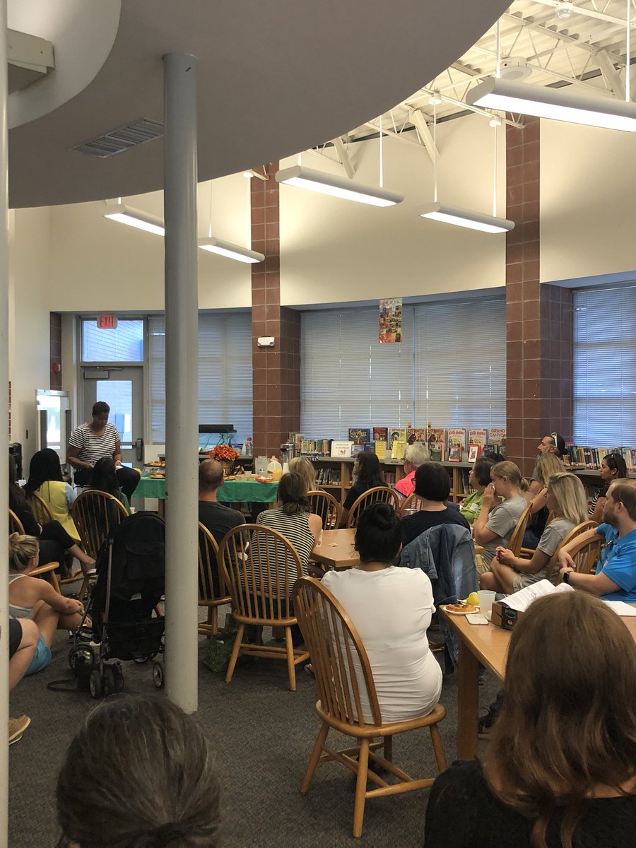MontessoriMata's tweet photo. Mata Montessori hosts our first Community Coffee if the year. Parents and community came out to learn about the Montessori Classroom and how they can help at home. What a great turn out! #matarocks @TransformDISD @dallasschools https://t.co/1u7foqw9jj