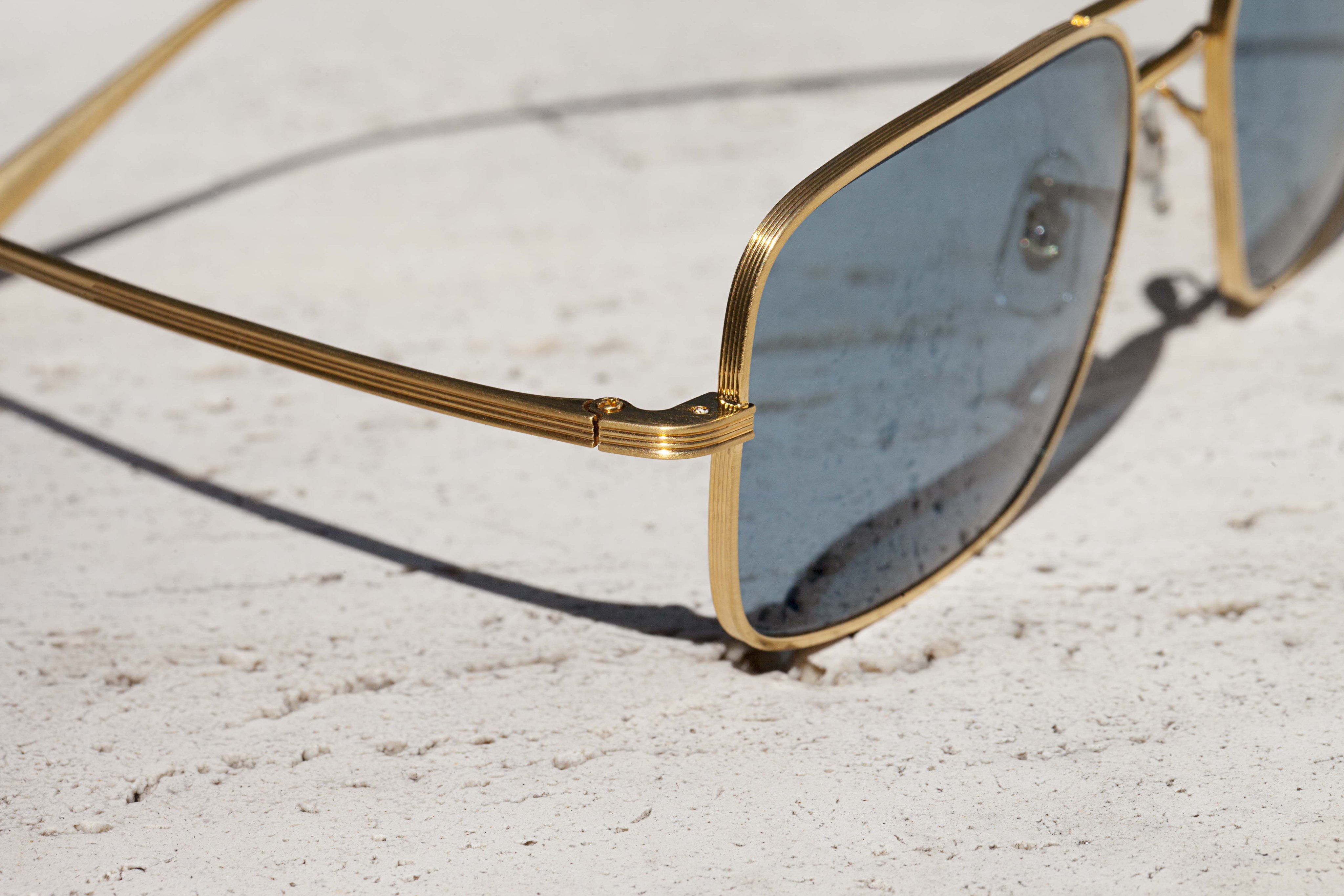 Oliver Peoples on X Iconically OP the Victory LA. We are pleased to announce the relaunch of a brand favorite. The frame will be featured in a variety of vibrant lens colors