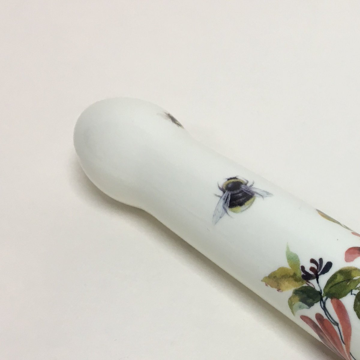 adelebrydges's tweet photo. #TBT details of pimped porcelain 🌵@thecollective_living couple of weeks back. So excited to reunite these beauts with their makers. Check your mail, you’re in for a treat my sweets 🍭
#youvegotmail #ceramicsextoys #adelebrydges https://t.co/Sz6hpax3gZ