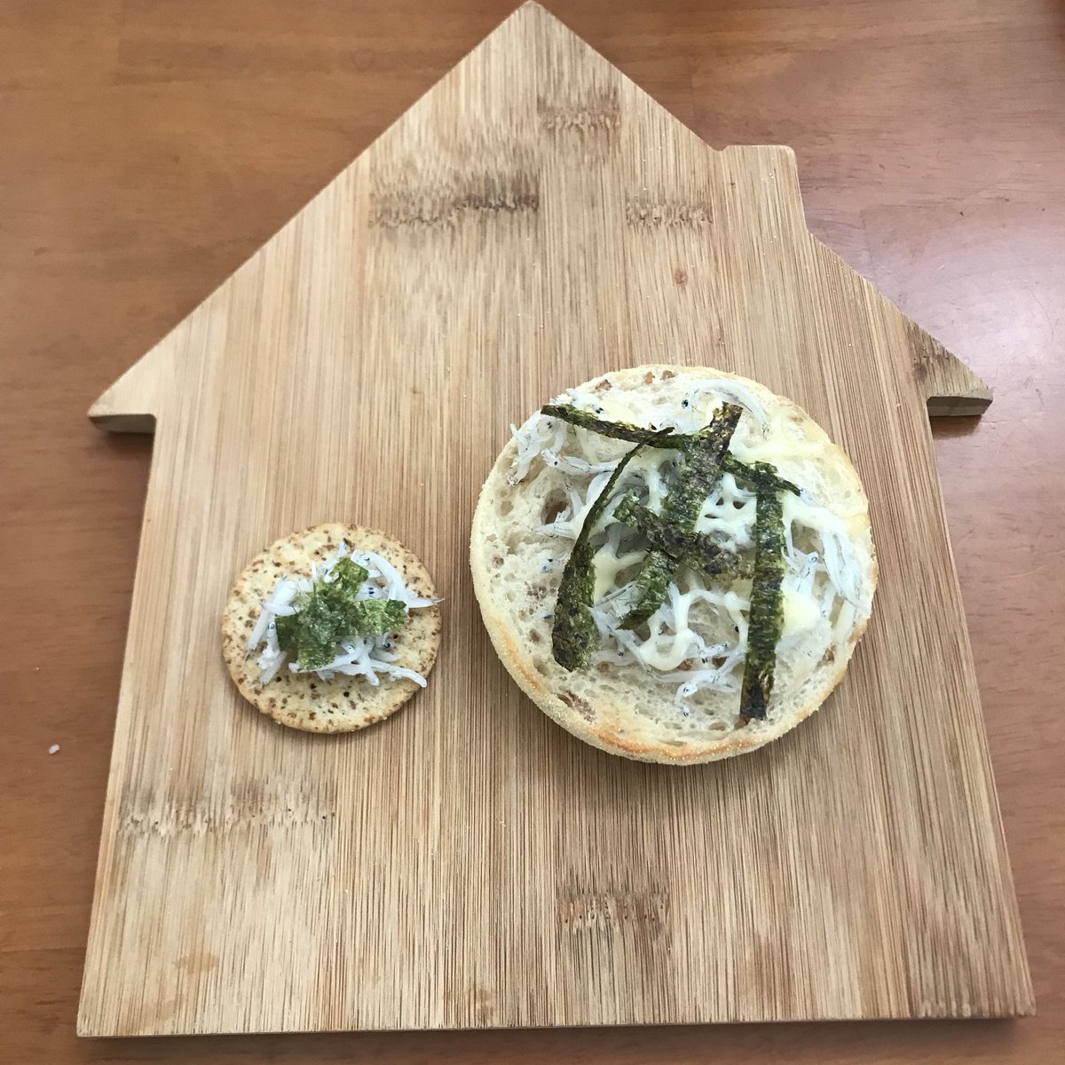 RIS20150704's tweet image. #小麦胚芽
#小麦胚芽のクラッカー
#1my
しらすマヨトーストと一緒にミニ版♡