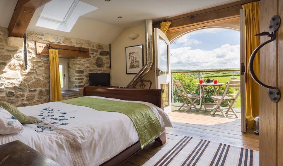 aroundaboutbrit's tweet photo. Made from traditional Welsh stone, Asheston Eco Barns provide #luxury &amp; #sustainable holiday cottages in the #unspoilt #landscape of Pembrokeshire. A beautiful setting for families planning a holiday.
https://t.co/xW8qh3C4Wc … …
#Penycwm #Haverfordwest #Pembrokeshire #VisitWale https://t.co/7jIvwgrqdG