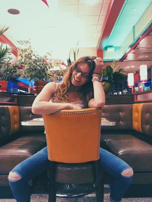 So I got drunk in a diner in the middle of no where at 3am sooo naturally I had to take a photo https://t<a href="/tag/atlantamodel"class="tags"><span>#atlantamodel</span></a><a href="/tag/digitalnomad"class="tags"><span>#digitalnomad</span></a><a href="/tag/atlantaphotographer"class="tags"><span>#atlantaphotographer</span></a>