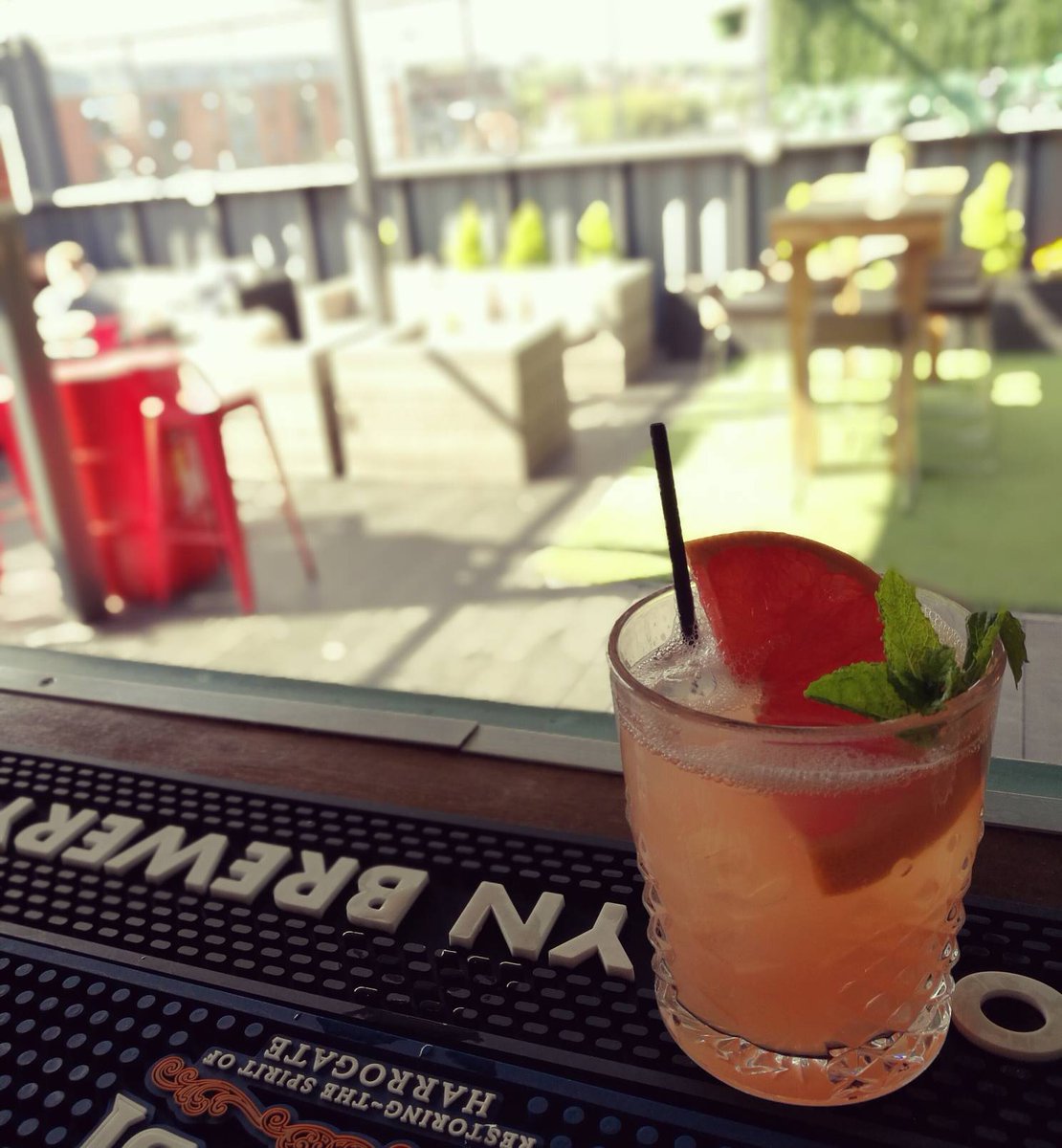 Come and get yourself a cocktail in the sun! INC happy hour starts at 4, make sure you don't miss it! 
.
.
.
#inc #sheffield #kelham #island #bar #socialsheffield #milestone