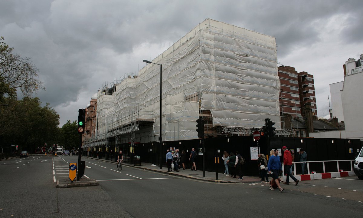 The building site along Bayswater Road, London.

theguardian.com/society/2018/a…