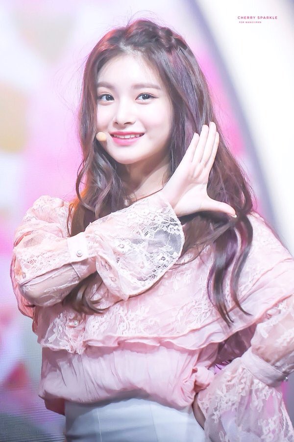 yirenpictures's tweet photo. ♡ 180823
© cherry sparkle 
she shines so brightly ✨

#王怡人 #ワンイロン #왕이런 https://t.co/1Vzo48t8zj