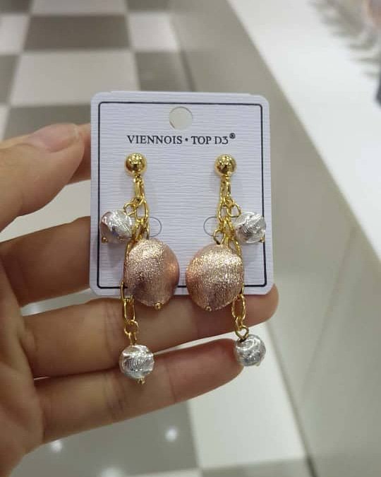 DeborahEme2's tweet photo. Dear Spartans,  pls help a sister retweet her hustle. Available and affordable. Thank you! https://t.co/Tu5VMgy08v