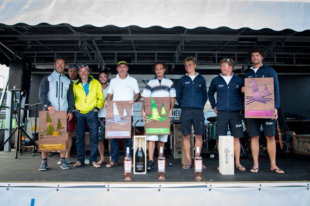 Les beaux vainqueurs du Trophée des Multicoques 2018 ! <a href="/Sodebo_Voile/">Sodebo Voile</a>, Ultim Emotion, <a href="/AcapellaOcean/">Acapella Ocean</a>, @BeijafloreGroup  #trophedesmulticoques 📷   Eloi Stichelbaut  @ChampagneLanson
