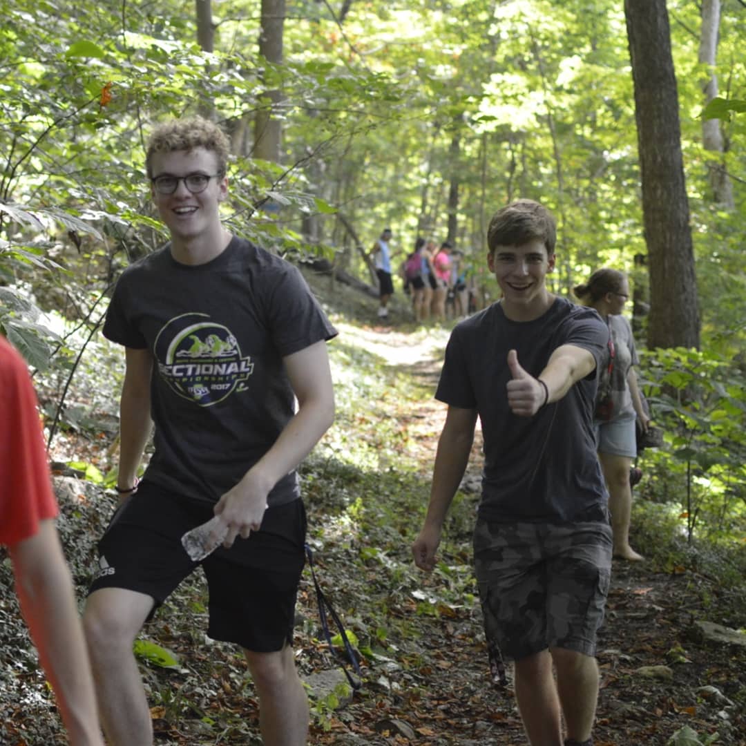 HanoverCollege's tweet photo. This morning, #Hanover2022 took the Hike to the Point - a chance to enter Hanover College in the same fashion as the first students did in the 1800s. It was hot and humid, but they conquered the challenge with ease! A great way to end August Experience 🐾 #thatsthebeautyofHanover https://t.co/fY433x5dBC
