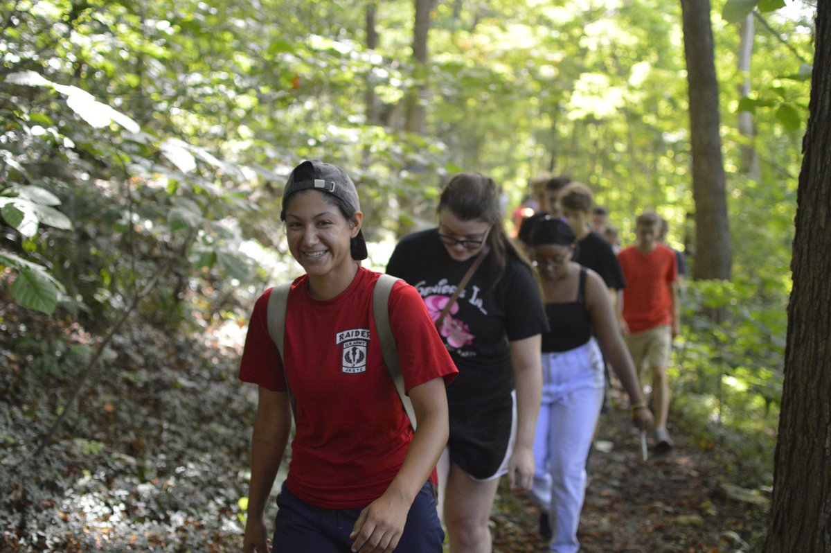 HanoverCollege's tweet photo. This morning, #Hanover2022 took the Hike to the Point - a chance to enter Hanover College in the same fashion as the first students did in the 1800s. It was hot and humid, but they conquered the challenge with ease! A great way to end August Experience 🐾 #thatsthebeautyofHanover https://t.co/fY433x5dBC