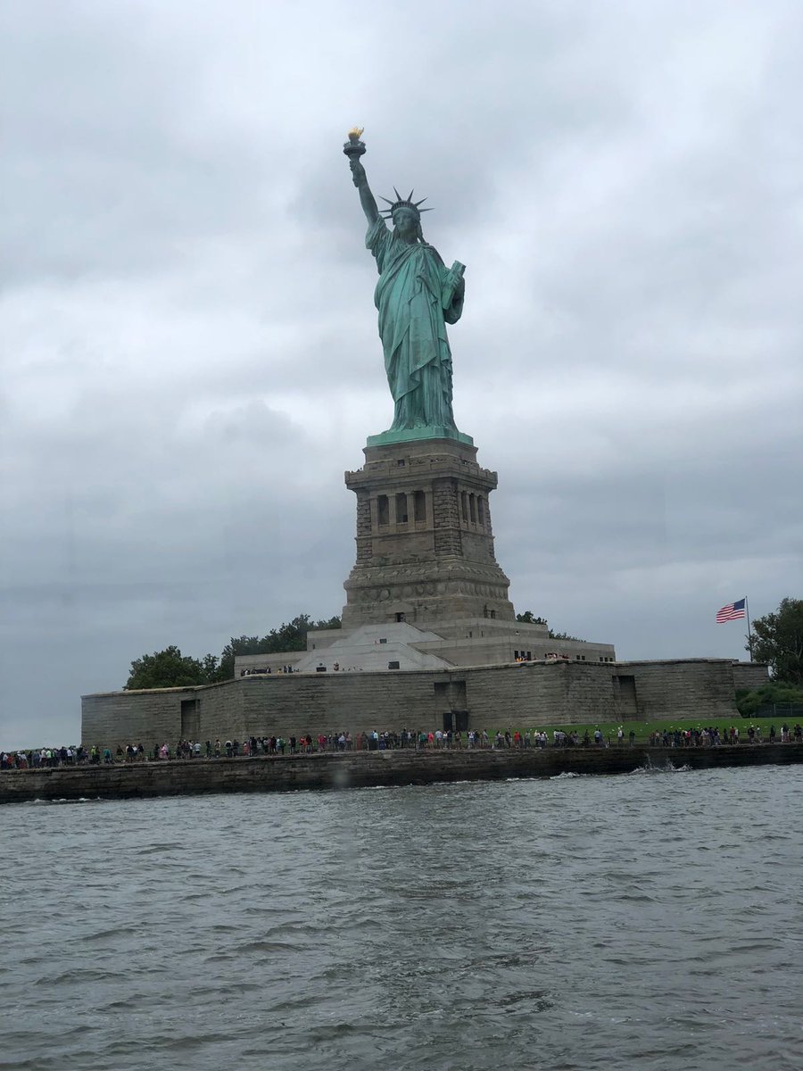 glendam556's tweet photo. Lindo paseo en manhattan https://t.co/RmUPjBgeSW