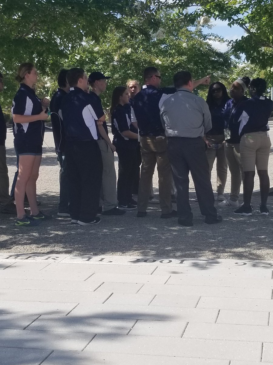 MsBellar1's tweet photo. Reflecting on our amazing D.C. trip while we head back home! @WEHSAFJROTC101 #RaiderPride @WEHS2014 https://t.co/o9VbwKqqdt