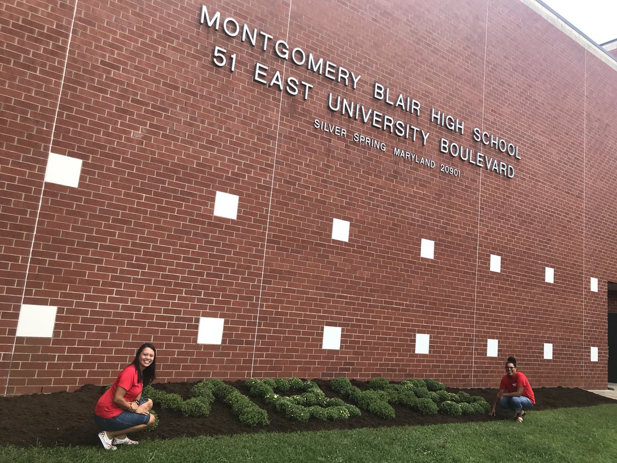 CruzinScience's tweet image. Do we win now? #WeAreBlazers #gotscience? #InnovativeGarden #SummerMadeMeDoIt @thiero_sara @blairprincipal @BKRichardson1