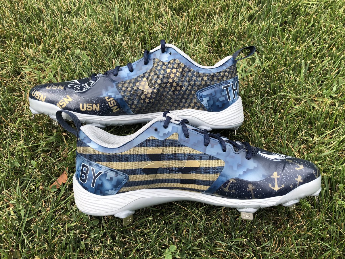 JHrusovsky's tweet photo. Customs @USNavy @AmericasNavy themed cleats for @Padres @MattStrahm. #padres #hrusovskyscustomkicks #navy #mlb @MLB @UABaseball @AngelusDirect #sandiego #padresnation #military #sundayhomegames #customcleats #baseball @WhatProsWear #ForgedByTheSea https://t.co/aoYbH6fks4