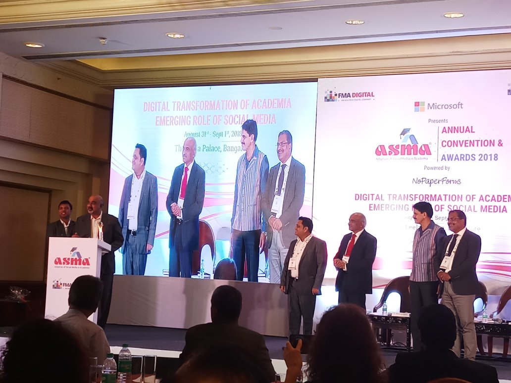ProfKushwahaC's tweet photo. Congratutations !! @BIMTECHNoida #TeamAdmissions✌🏆
#ASMA2018 Award received by Prof. Pandey at Leela Palace #Bangalore
@mkpandey67
@directorBIMTECH 
@FMADigitalEdu https://t.co/RieoFPqwui