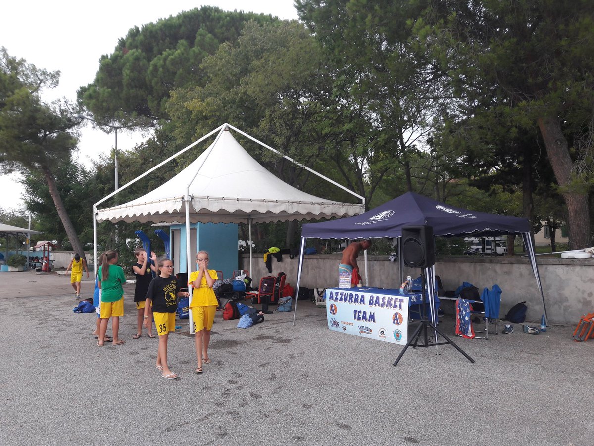 ECiuk's tweet photo. #minibasket Torneo "Don Marzari" organizzato da Opera Figli del popolo a #Muggia. 20 le squadre, 6 locali e 14 da tutta Italia ospitate dalle famiglie triestine. 280 ragazzi uniti dalla passione per il basket @TgrRaiFVG https://t.co/v762qx81Wa