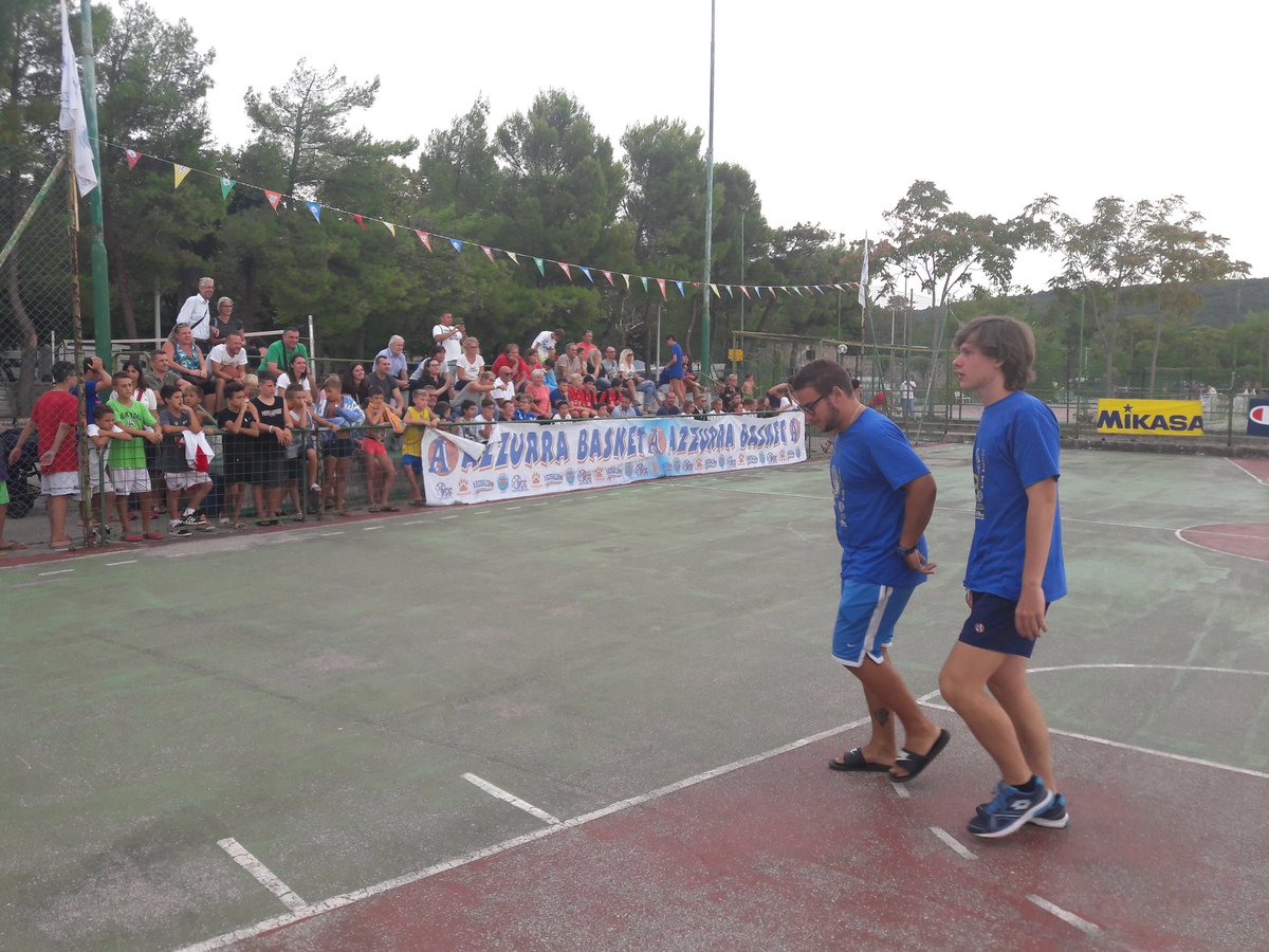 ECiuk's tweet photo. #minibasket Torneo "Don Marzari" organizzato da Opera Figli del popolo a #Muggia. 20 le squadre, 6 locali e 14 da tutta Italia ospitate dalle famiglie triestine. 280 ragazzi uniti dalla passione per il basket @TgrRaiFVG https://t.co/v762qx81Wa