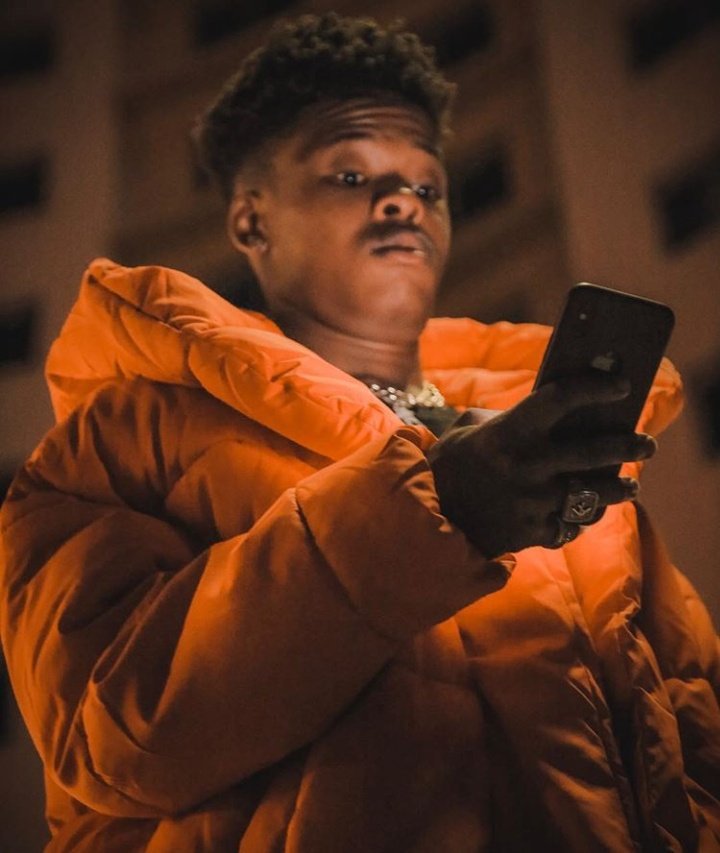 JaiWLKR's tweet photo. when you see the person that owes you money living life on instagram. https://t.co/cE5tm0VgD8