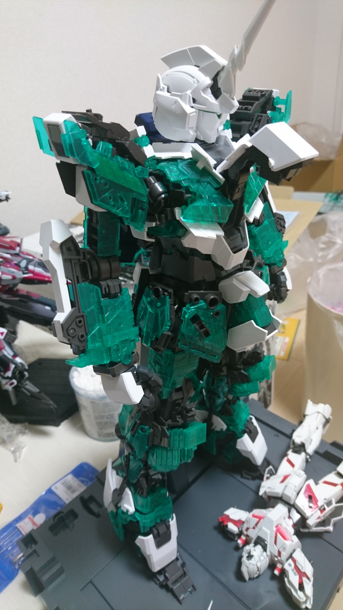 Eno 土曜東セ 23a コイツ 全身がサイコフレームでできているのか T Co 2tprcupjez Twitter