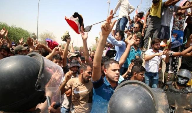 AaronMagid's tweet photo. Iraqi user @al___baz:
After the elections, ballot box burnings, forgery, recount, government formation & corruption, Basra's people are dying from thirst and sickness.
Hashtag #SaveBasra https://t.co/XGbf4FGWWq