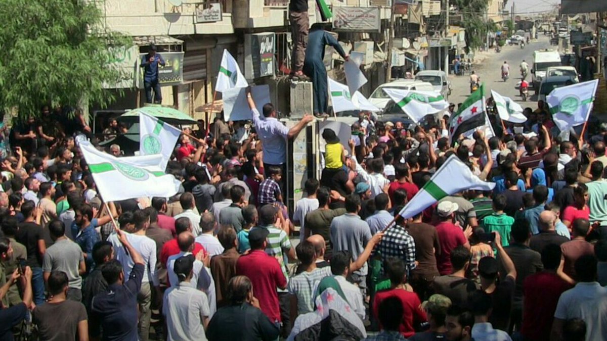 DrShajulIslam's tweet photo. unprecedented demonstrations in the liberated North of Syria.

Many flags of different rebels groups united to fight against the regime.

The focus was also against De Mistura, a UN representative, who is showing support for the regime against the people of #idlib. https://t.co/tUYNlFKZJf