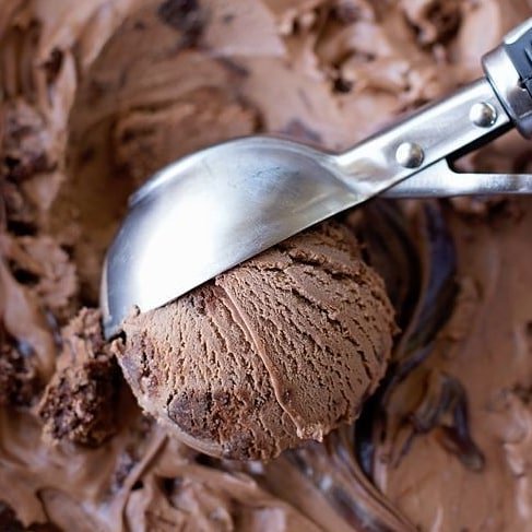 Seriously tempting #icecream 💕
#icecreamtruck #business #conference #corporateevents #events #gtasoftee
