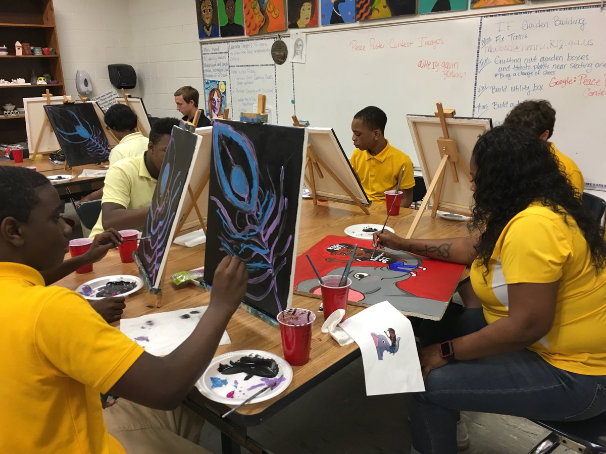 kpatrick1217's tweet photo. “Dining to Paint” PBIS with middle school today. Having fun and making beautiful art! @EXCELAcademyHCS #EXCELisALLin https://t.co/dgvhRPfSjH