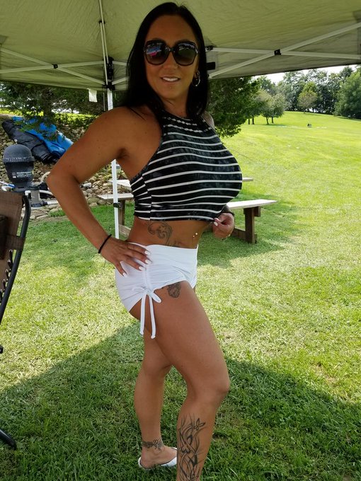 I've been slacking off this week.. sorry :-( TGIF! #MILF #FriskyFriday https://t.co/lIadGgaRB9<a href="/tag/friskyfriday"class="tags"><span>#friskyfriday</span></a><a href="/tag/milf"class="tags"><span>#milf</span></a>