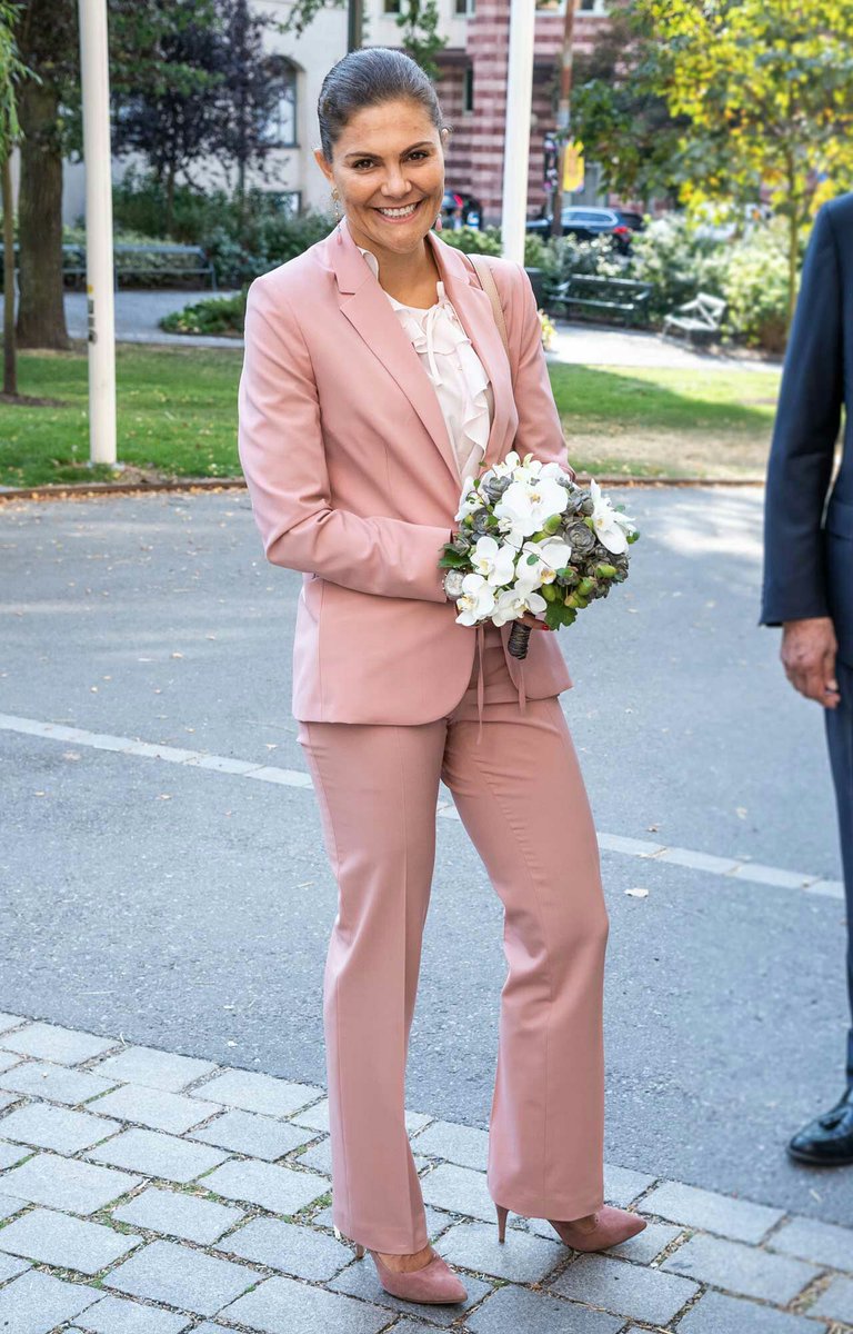 Znalezione obrazy dla zapytania "Balancing Green and Gray - Getting On Nature's Good Side"