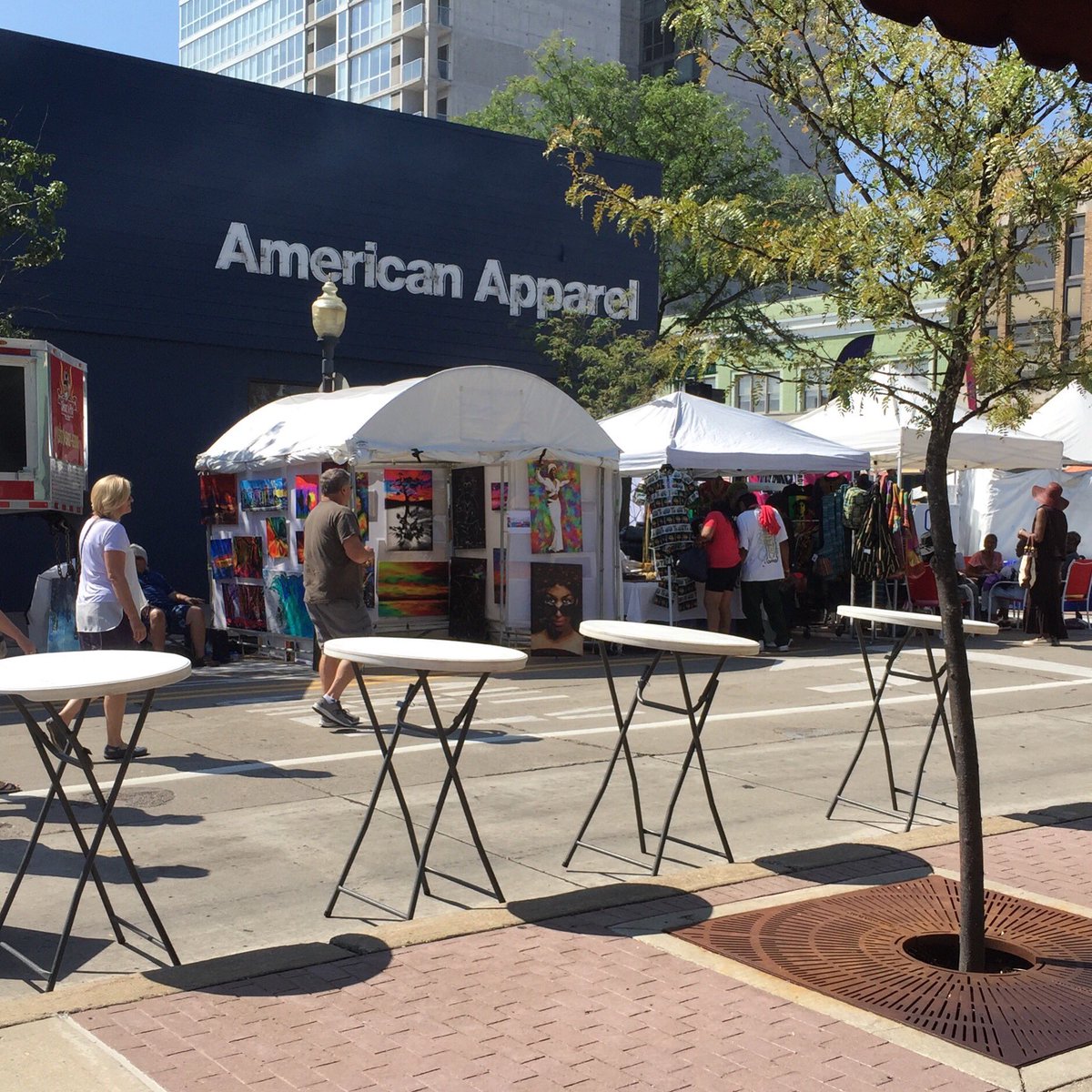 Heading out to #ArtsBeatsAndEats this weekend? Come say hihi! There are plenty of tables lined up right outside! #hihitoys #festivals