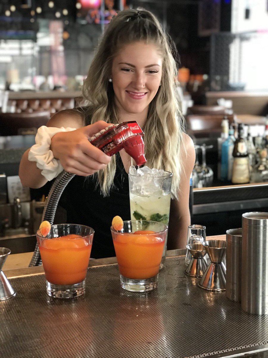 Long weekend vibes 🍹 Join us for an ice cold Friday beverage! #TGIF #WeekendVibes