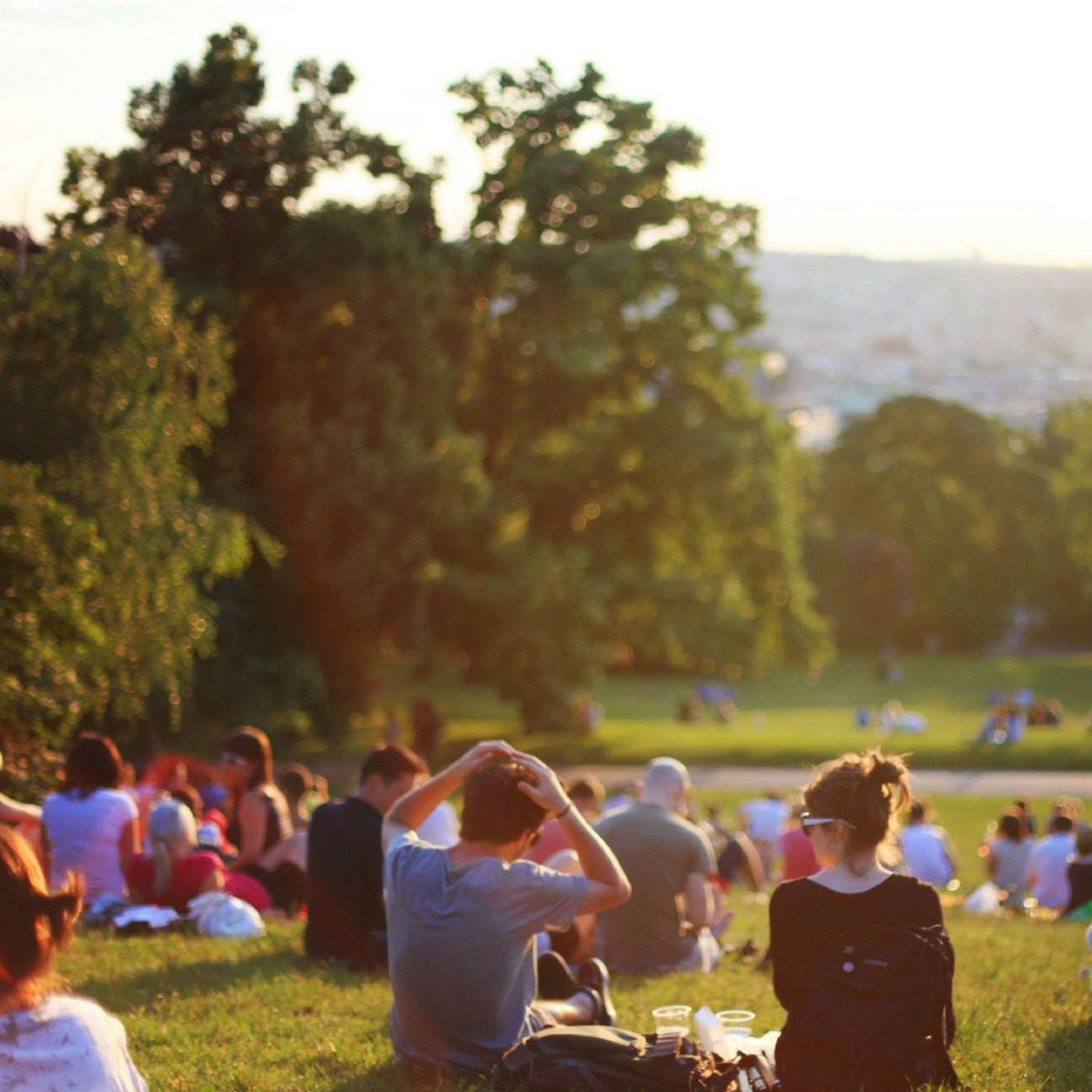 Long weekend is almost here. Let's enjoy Montreal and its last few drops of summer. buff.ly/2mSA3Ek #mystudiomontreal