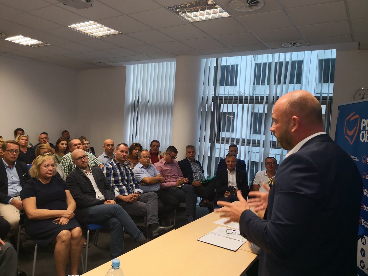 .@WroclawPO i <a href="/KObywatelska/">Koalicja Obywatelska ❤️-sympatycy</a> dyskutuje z <a href="/SutrykJacek/">Jacek Sutryk</a> o #ProgramDlaWrocławian. #KoalicjaObywatelska