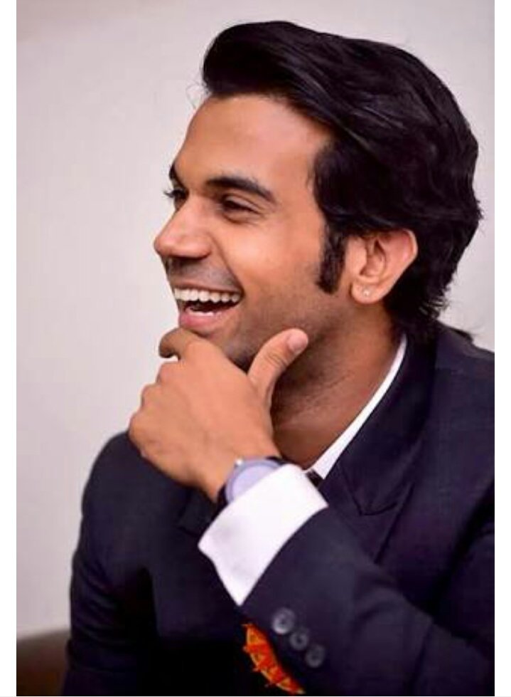 #HappyBirthdayRajkummarRao <a href="/RajkummarRao/">Rajkummar Rao</a> keep smiling like this😊❤