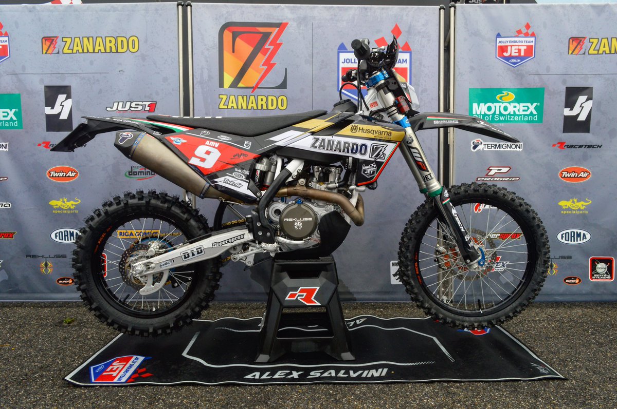 Black is back!⚫️ New colors for my Jolly Racing machine for the 🇮🇹 GP!😍🔝 #Black&amp;Gold