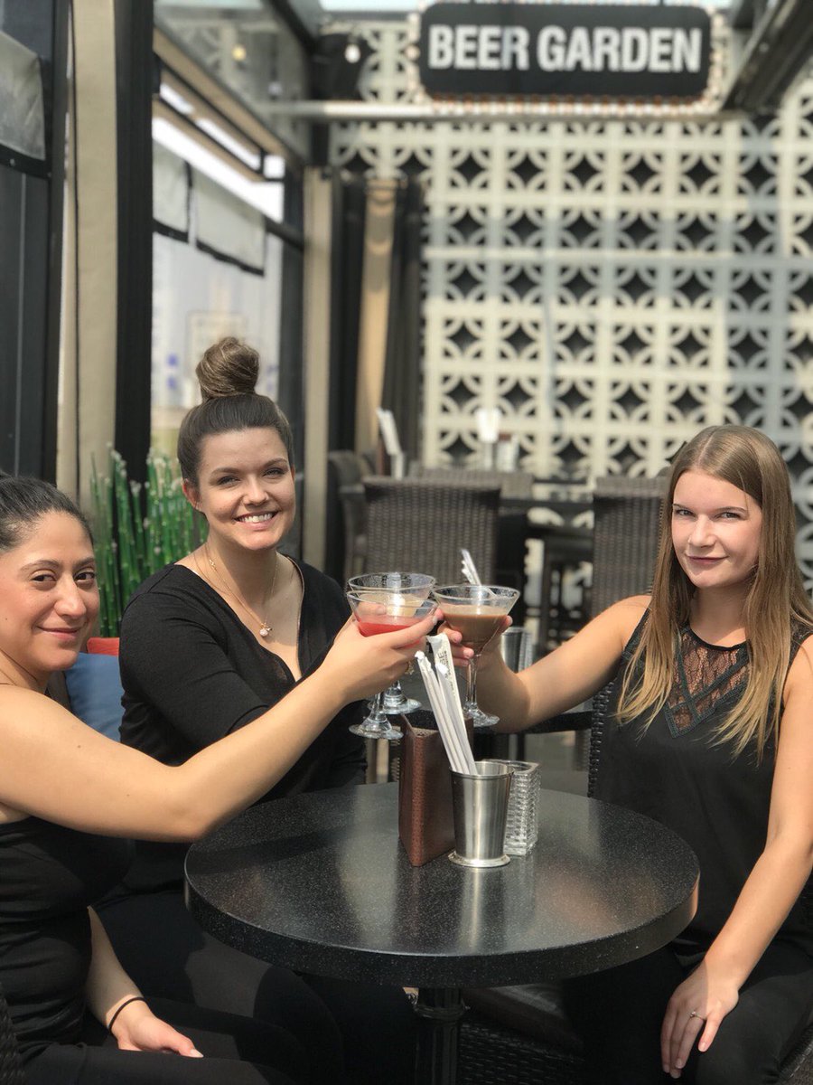 brownslloydmin's tweet photo. Cheers to the long weekend! Kick it off with us at Browns and some ice cold drinks! 🍸 https://t.co/hDqREqxXQO