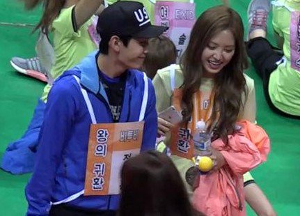 150810 ISAC - Find someone who looks at you the way Jung Ilhoon looks at Son Naeun  #비투비  #BTOB  #에이핑크  #APINK  #정일훈  #JungIlhoon  #일훈  #Ilhoon  #손나은  #SonNaeun  #나은  #Naeun  #BTOPINK  #94Liner  #ChildhoodFriends